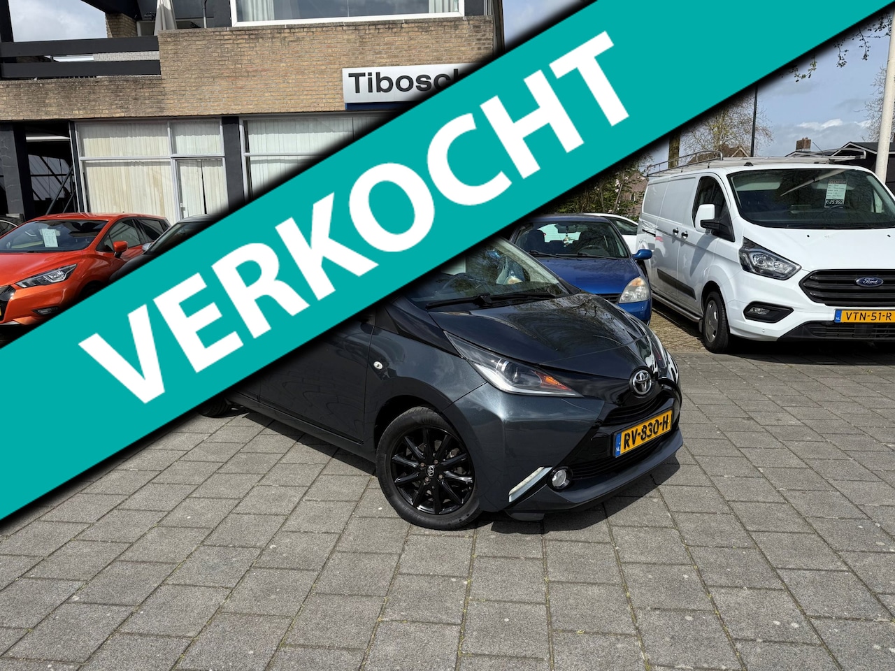 Toyota Aygo - 1.0 VVT-i x-pose 1.0 VVT-i x-pose,Open dak, Camera, Cruise, 66000 KM - AutoWereld.nl