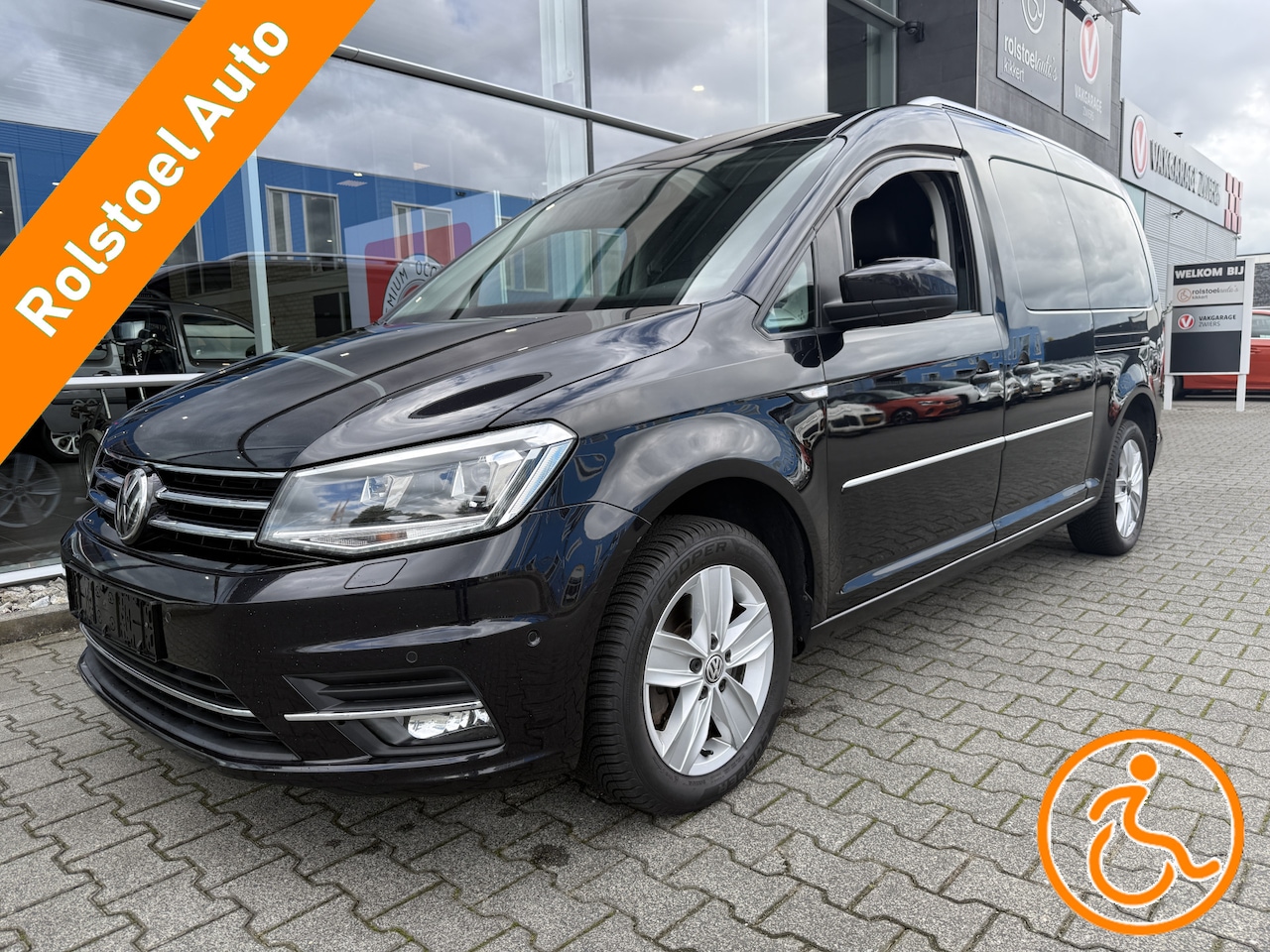 Volkswagen Caddy Maxi - 5+1 Rolstoelauto 2.0 TDI Highline (Zeer complete Caddy Maxi met automaat!) - AutoWereld.nl