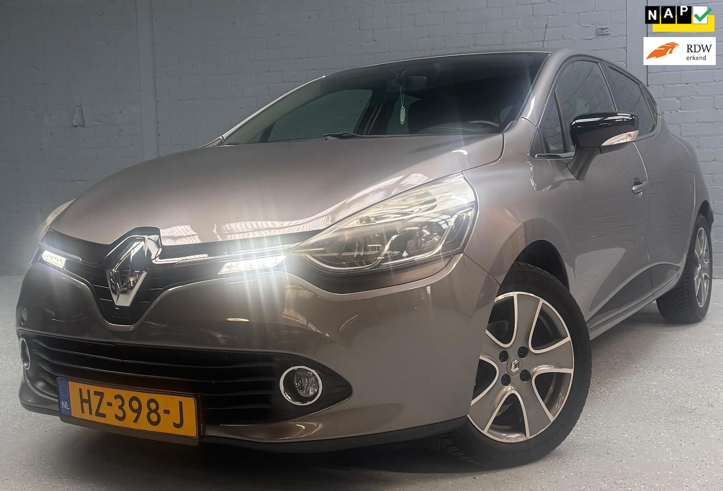 Renault Clio - 0.9 TCe ECO Night&Day | Nap | Airco | Pdc | Bluetooth - AutoWereld.nl