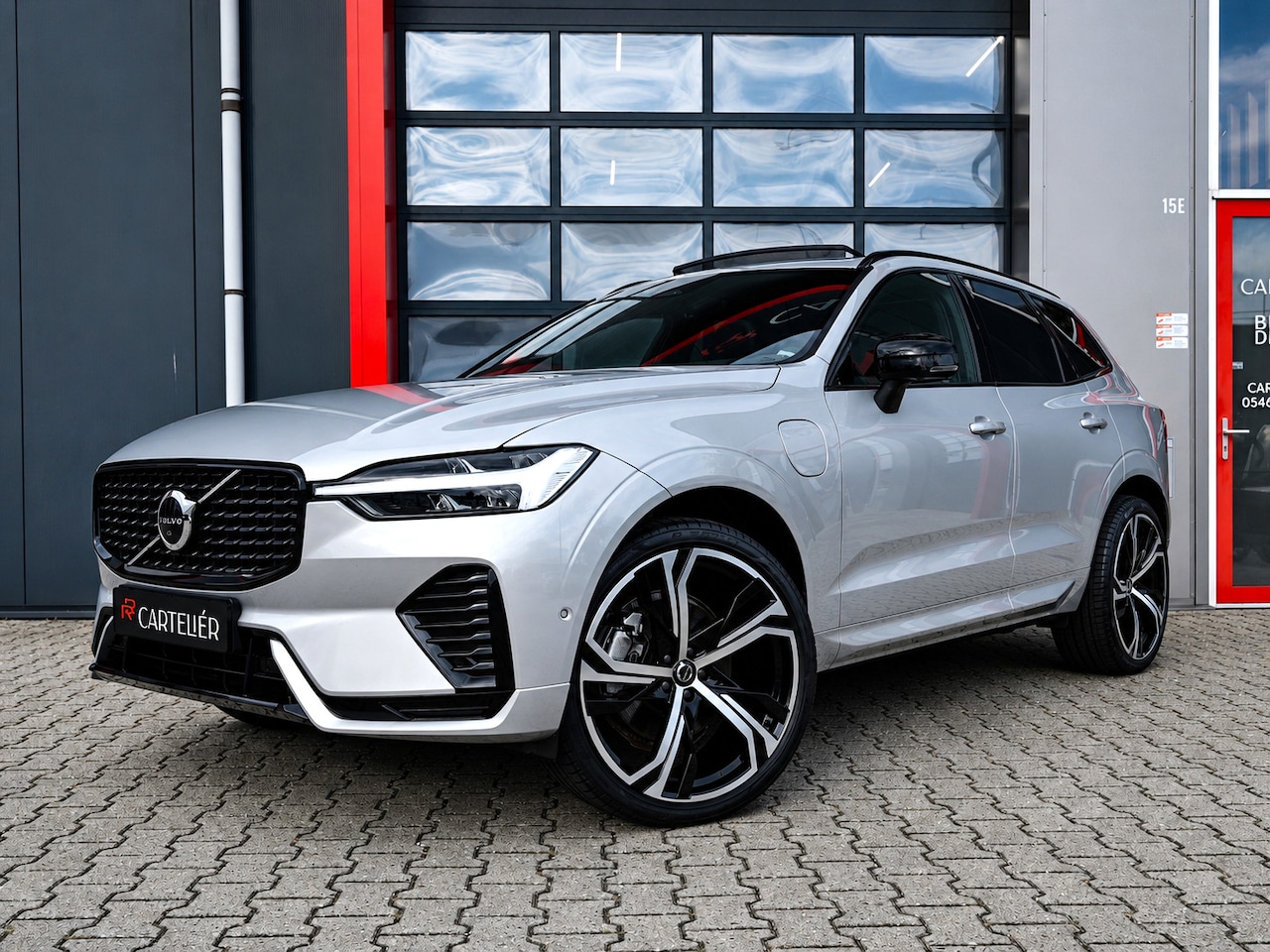 Volvo XC60 - 2.0 T6 R-Design 398PK AWD Long Range | Pano | H&K | Orrefors | Leder | Memory | Carplay - - AutoWereld.nl