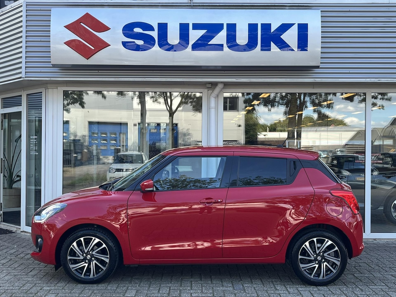 Suzuki Swift - 1.2 DualJet 90pk Smart Hybrid Stijl (RIJKLAARPRIJS) Tot 10 jaar Suzuki Garantie* - AutoWereld.nl
