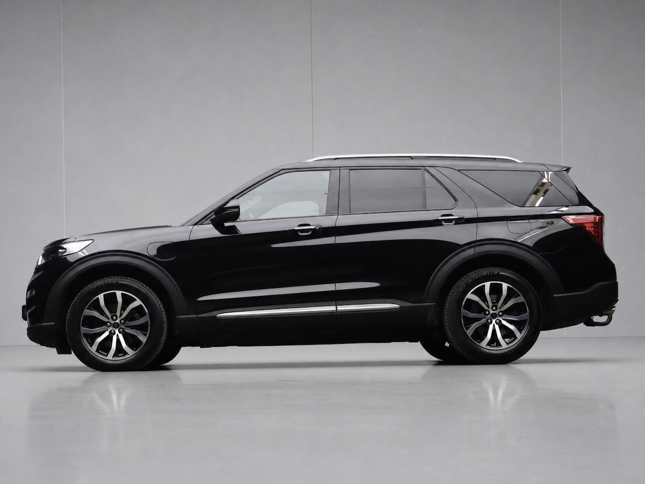 Ford Explorer - 3.0 V6 EcoBoost PHEV ST-Line 7P Sport (PANORAMADAK,APPLE CARPLAY,NAVI,CAMERA,STOEL/STUUR V - AutoWereld.nl