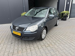 Volkswagen Polo - 1.4-16V Comfortline 152.000 km