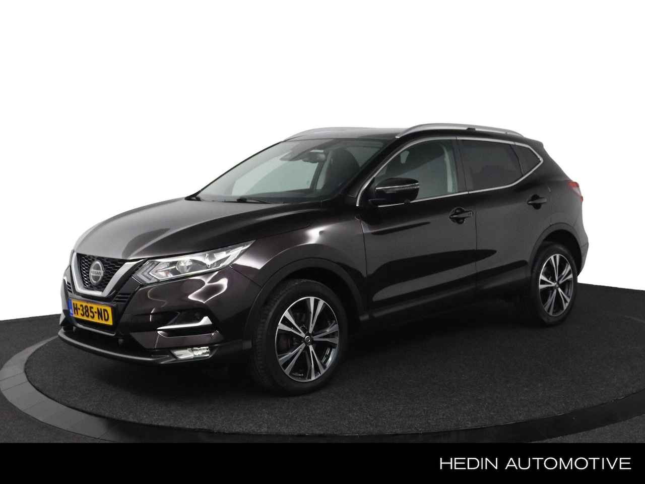 Nissan Qashqai - 1.3 DIG-T N-Connecta | Navigatie | Cruise Controle | Panorama Dak | Trekhaak | - AutoWereld.nl