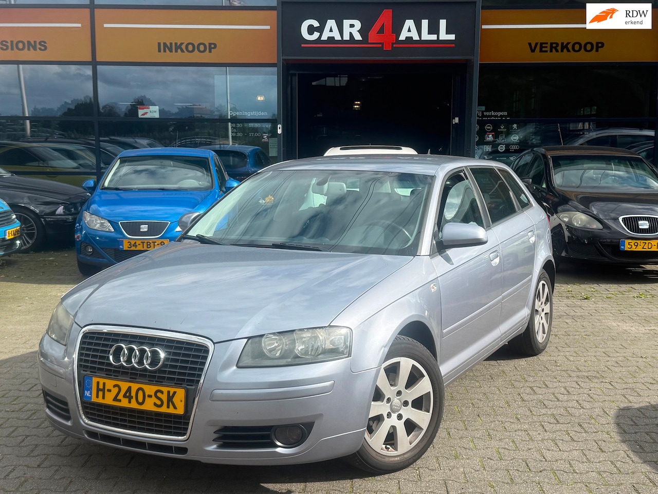Audi A3 Sportback - 1.6 Ambiente AUTOMAAT/CRUISE/PDC/AIRCO/APK 10-05-2027 - AutoWereld.nl