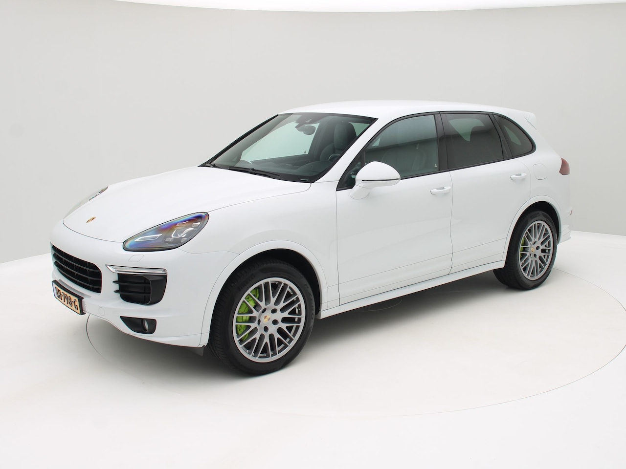Porsche Cayenne - 3.0 S E-Hybrid Platinum Edition / Camera / Luxe! / Origineel NL - AutoWereld.nl