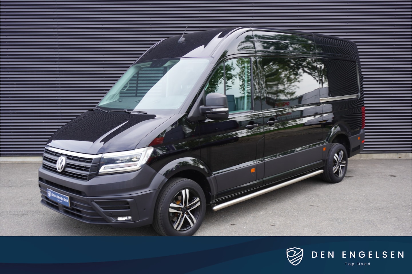 Volkswagen Crafter - 180pk Automaat L3H3/L2H2 LED Navigatie Camera Trekhaak Parkeersensoren 3-Zits - AutoWereld.nl