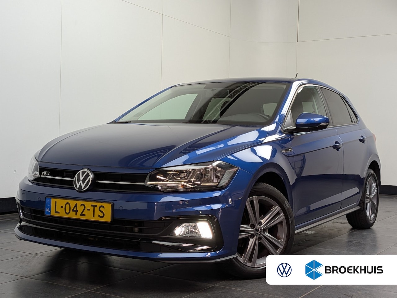 Volkswagen Polo - 1.0 TSI R-Line Edition | Achteruitrijcamera | Cruise control adaptief | Getint glas | - AutoWereld.nl