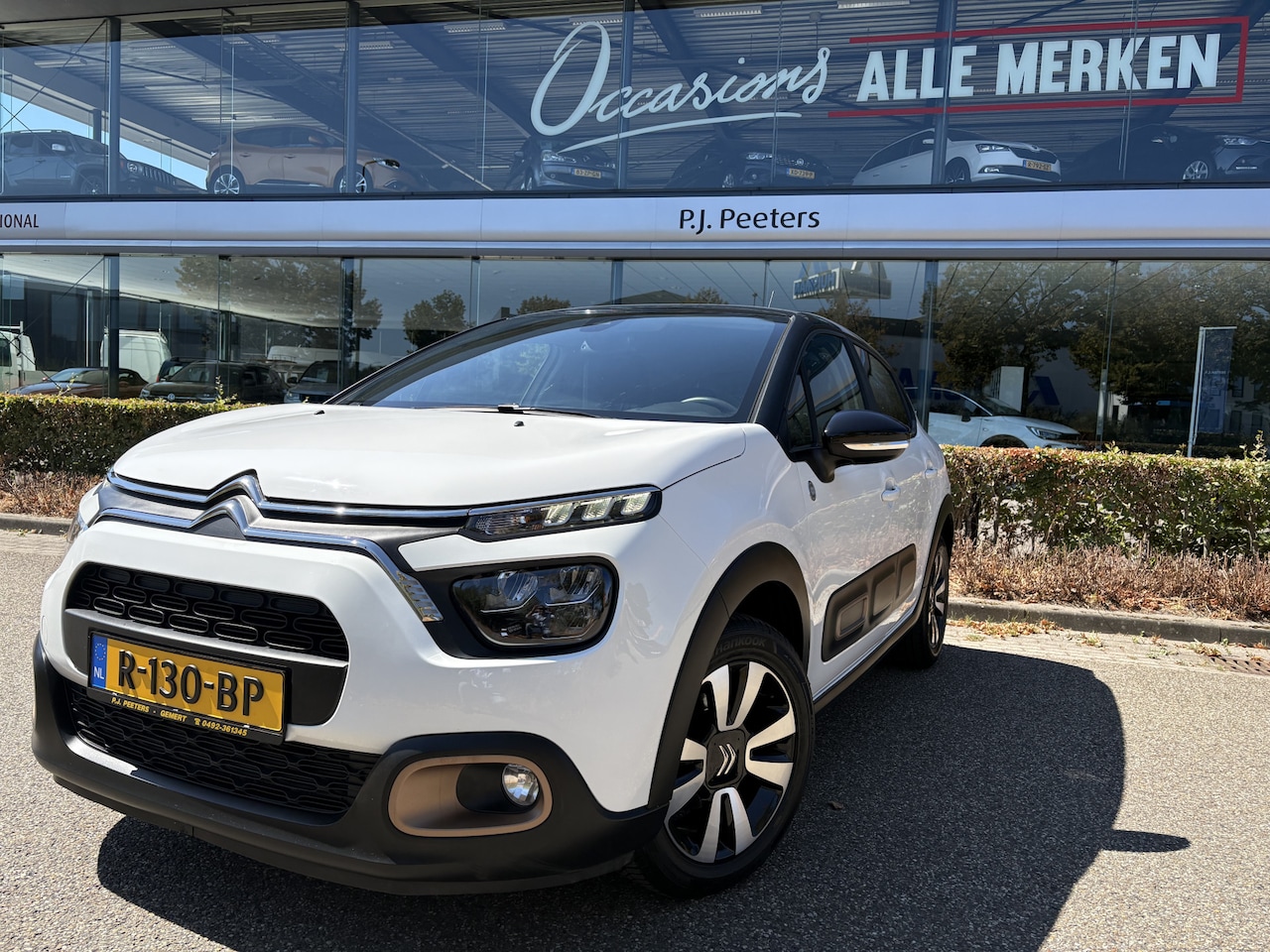 Citroën C3 - 1.2 PureTech C-Series Airco - Apple carplay - Bluetooth - Cruise control - Licht metalen v - AutoWereld.nl