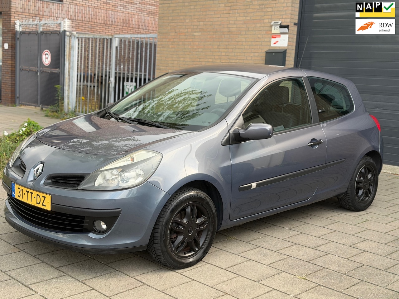 Renault Clio - 1.4-16V Team Spirit Apk Airco Elekt pakket - AutoWereld.nl