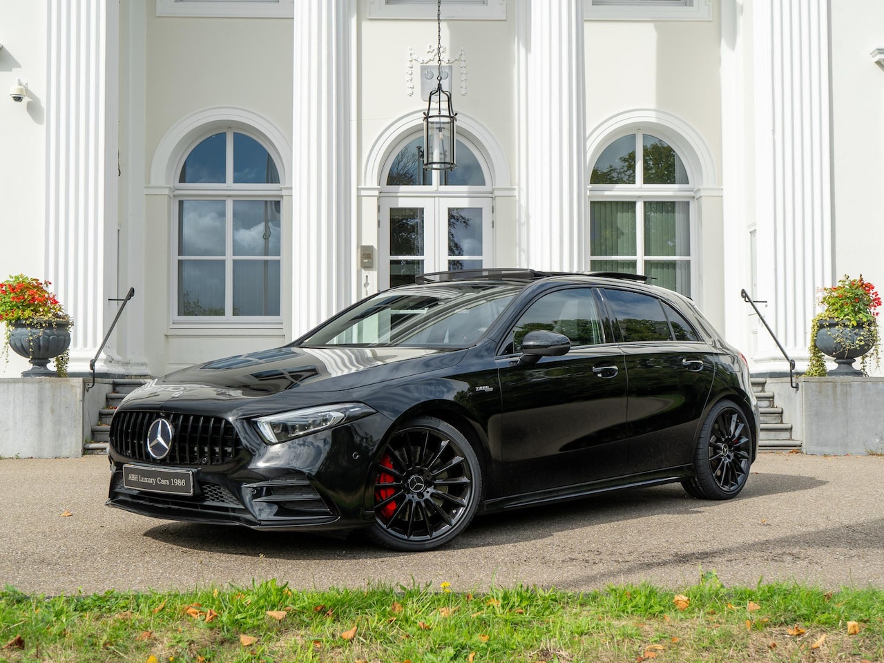 Mercedes-Benz A-klasse - AMG 35 4MATIC Premium | Pano | Kuipstoelen | Head-up | Head-up | Burmeister | - AutoWereld.nl