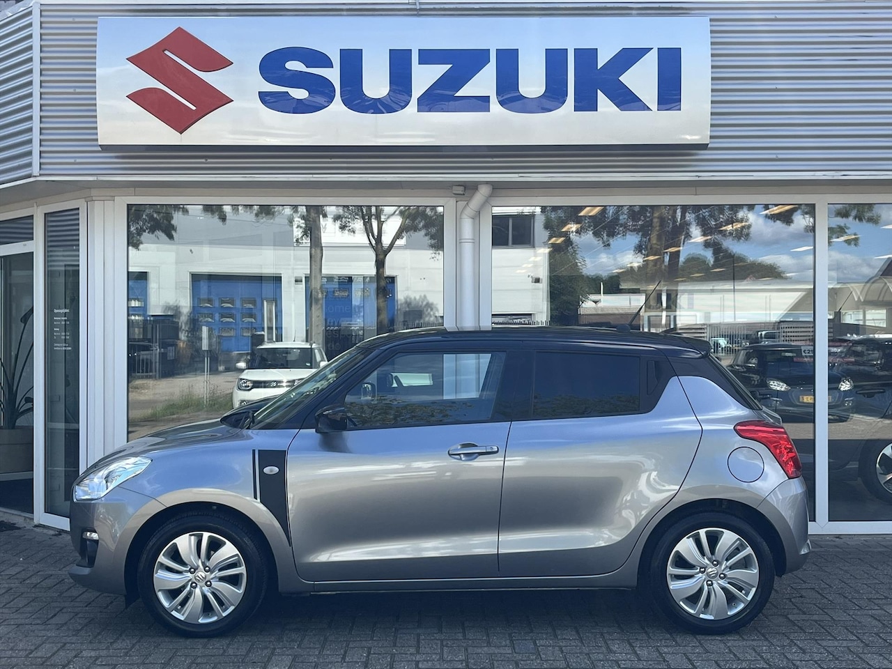 Suzuki Swift - 1.2 DualJet 90pk Select (RIJKLAARPRIJS) Tot 10 jaar Suzuki Garantie* - AutoWereld.nl