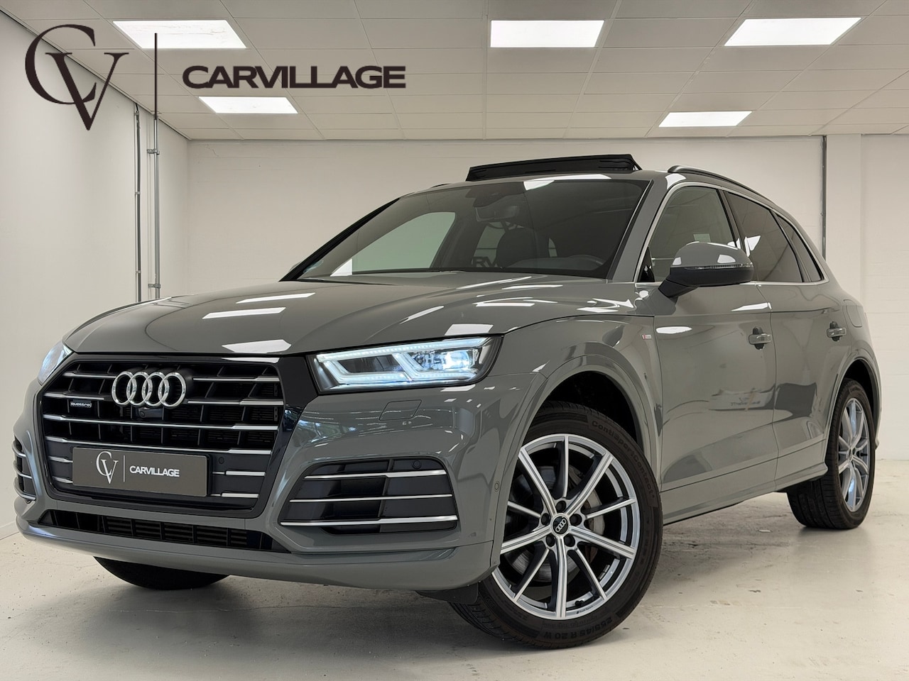 Audi Q5 - 55 TFSI e quattro Competition | Quantumgrau | Panoramadak | Massage | - AutoWereld.nl