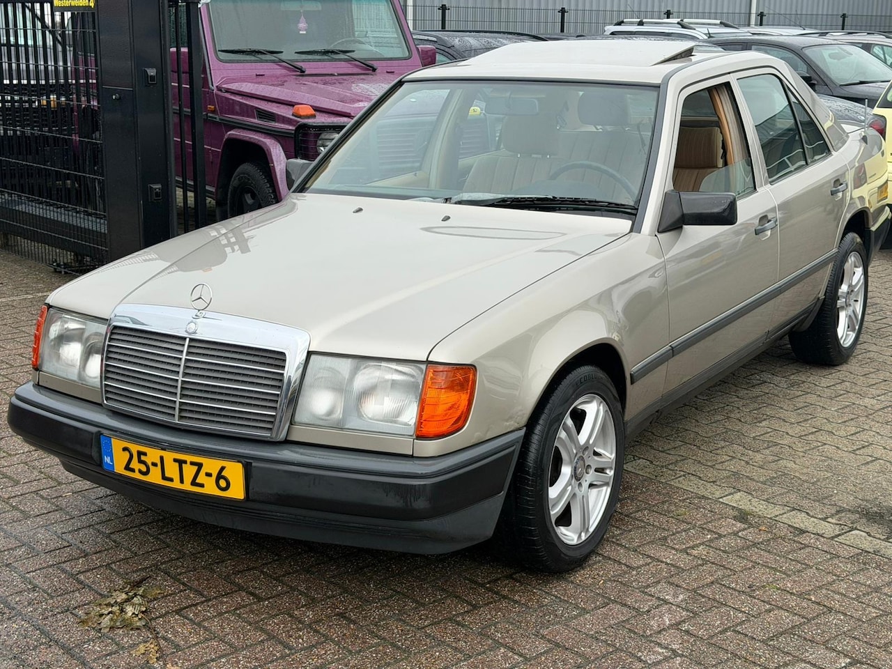 Mercedes-Benz 200-500 (W124) - 230E Automaat Schuifdak Belastingvrij - AutoWereld.nl