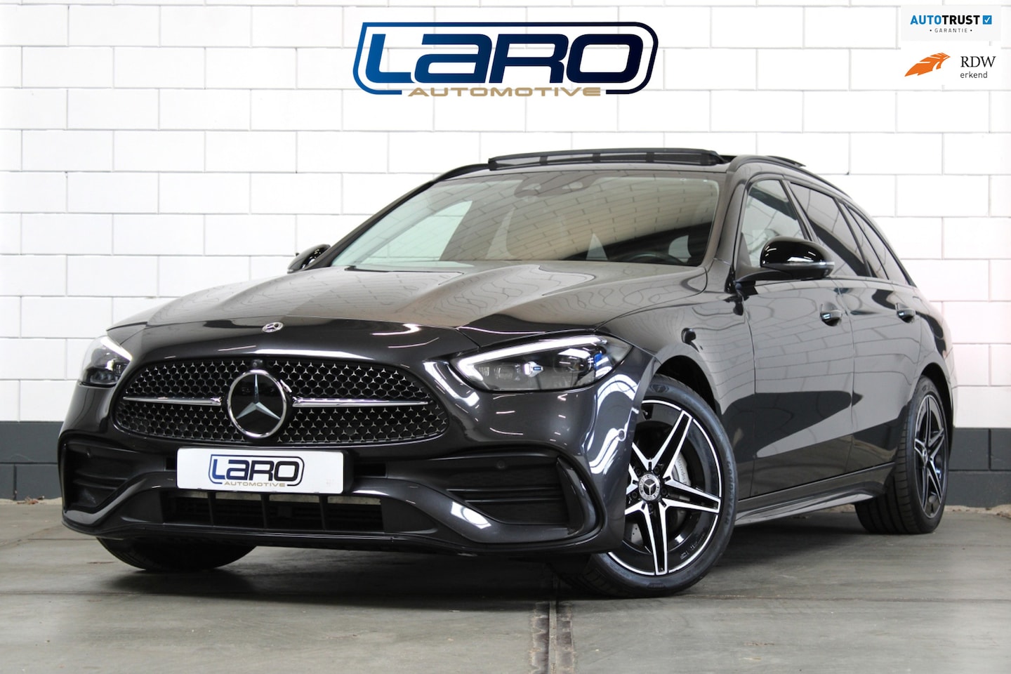 Mercedes-Benz C-klasse Estate - 300 e AMG Line | Pano Memory Trekhaak Digital light 360 cam ACC Sfeer CarPlay - AutoWereld.nl