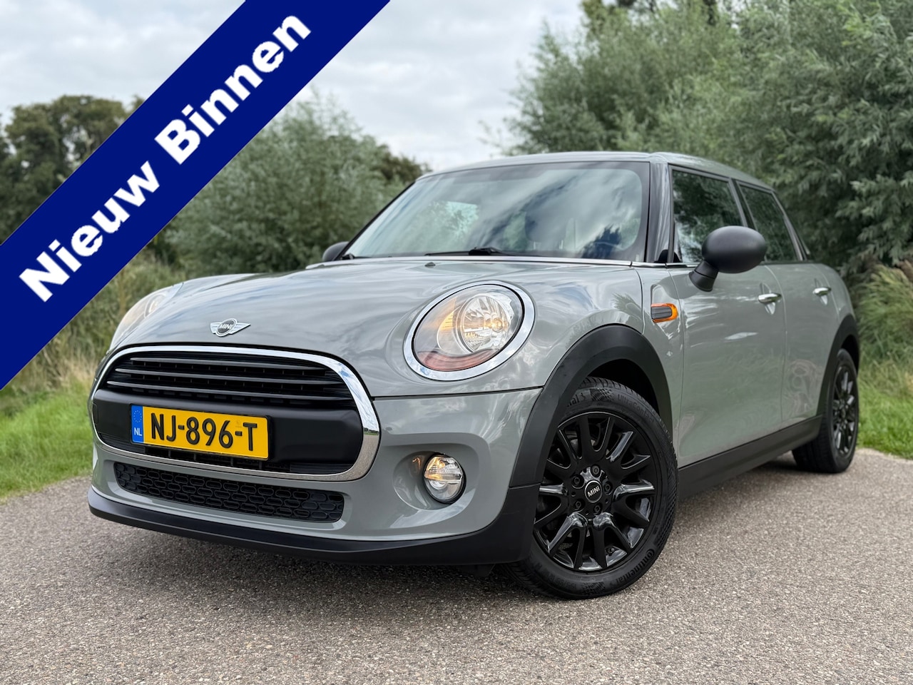 MINI 5-Deurs - 1.2 One Business / Originele NL Auto met 1 Eigenaar/ Airco / Navigatie / Cruise Controle / - AutoWereld.nl