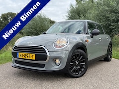 MINI 5-Deurs - 1.2 One Business / Originele NL Auto met 1 Eigenaar/ Airco / Navigatie / Cruise Controle /