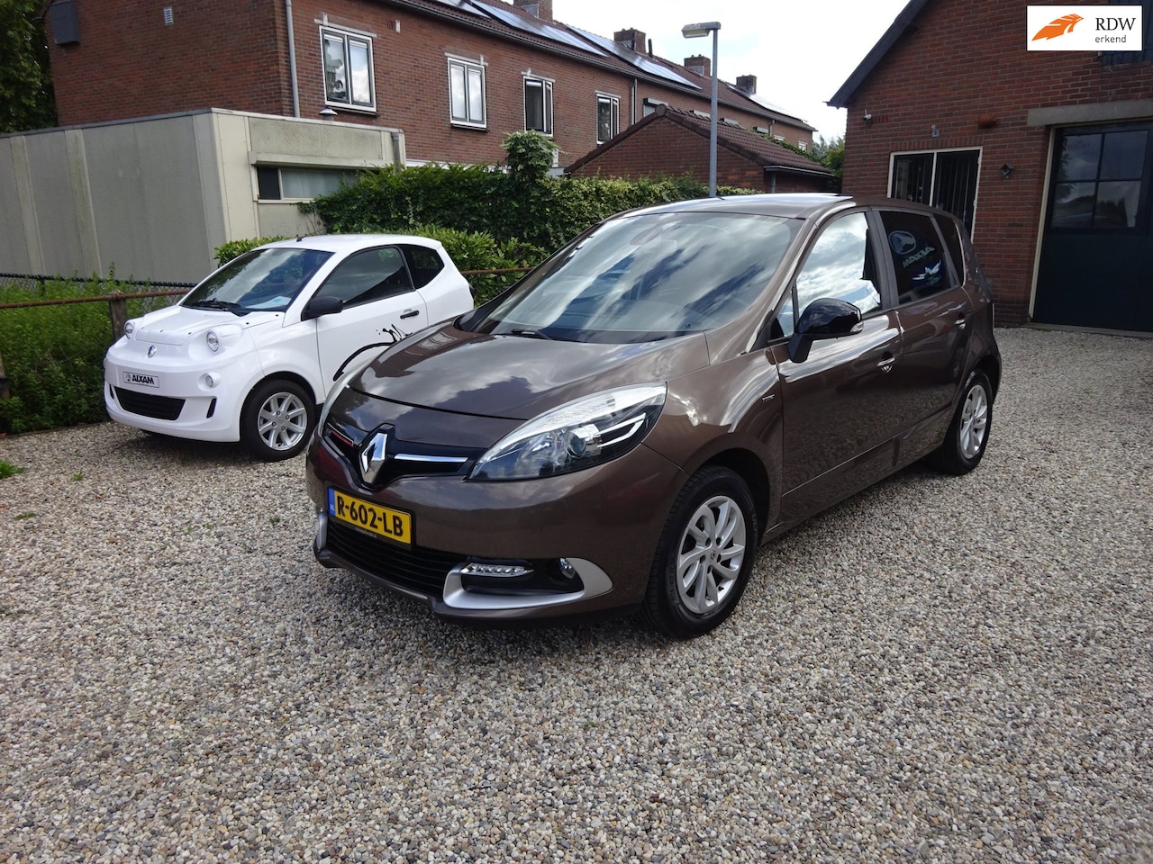Renault Scénic - 1.2 TCe Limited Climate controle, Navigatie, Cruise controle, Trekhaak, Lichtmetalen velge - AutoWereld.nl