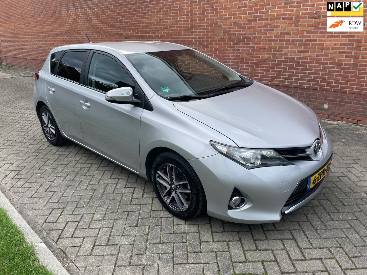 Toyota Auris - 1.6 Trend Top 5 editie Cruise Clima Stoelver Camera - AutoWereld.nl