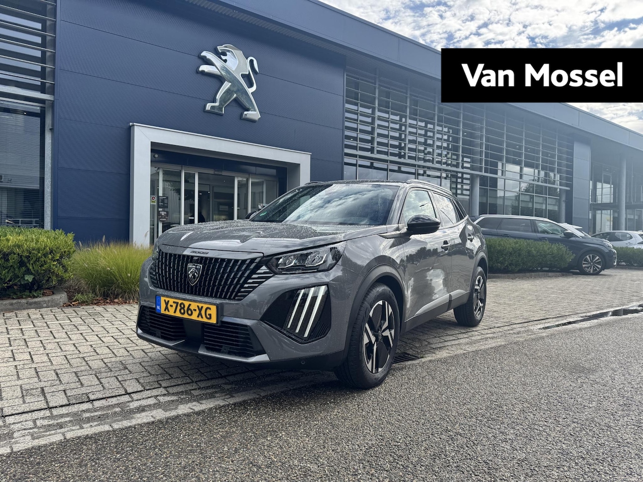 Peugeot 2008 - 1.2 PureTech 100 Allure | Navigatie | 360° Camera | Climate control - AutoWereld.nl