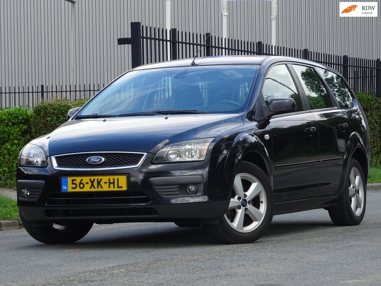 Ford Focus Wagon - 1.6-16V Futura NAP/AIRCO/CRUISE/APK 6-2027 - AutoWereld.nl