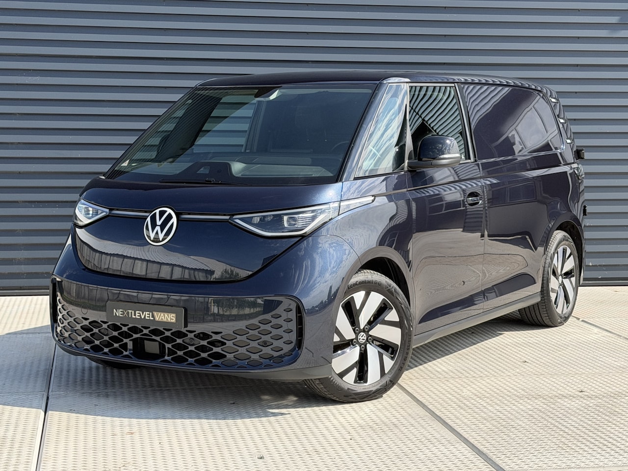 Volkswagen ID. Buzz Cargo - Bulli edition 79 kWh | 1e Eigenaar | Elektrische Zij-Schuifdeur | Camera - AutoWereld.nl