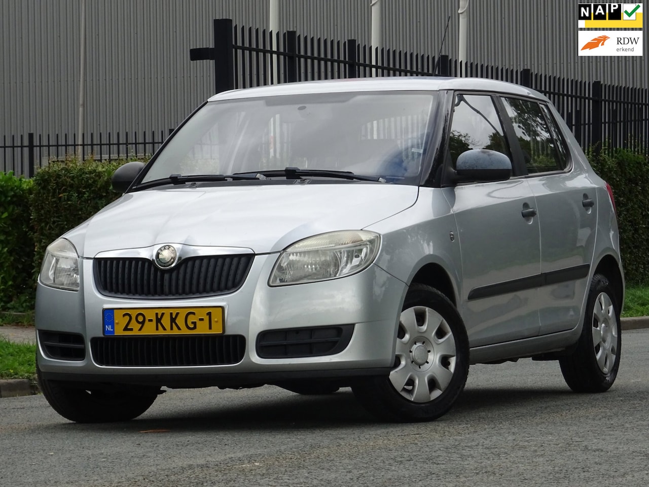 Skoda Fabia - 1.2 Drive BJ2010 NAP/TREKHAAK/NIEUWE APK - AutoWereld.nl