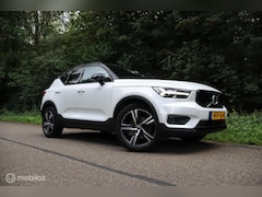 Volvo XC40 - 2.0 T5 AWD R-Design Intro Edition | Pano | H&K |