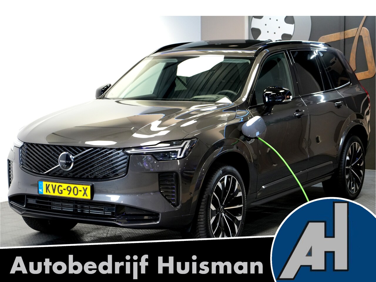 Volvo XC90 - 2.0 T8 AWD 335kW/456pk Aut8 Plug-in hybrid Ultra Dark 7P PANORAMADAK + HARMAN/KARDON + 360 - AutoWereld.nl