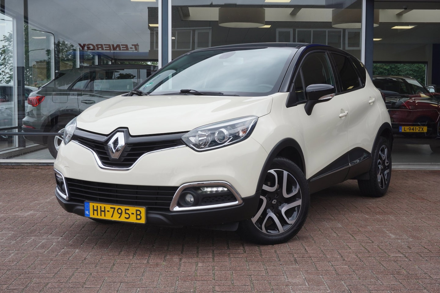 Renault Captur - 1.2 TCe Dynamique| Automaat | Navigatie | Airco | 85.000KM | Elek. Pakket | Inruil mogelij - AutoWereld.nl