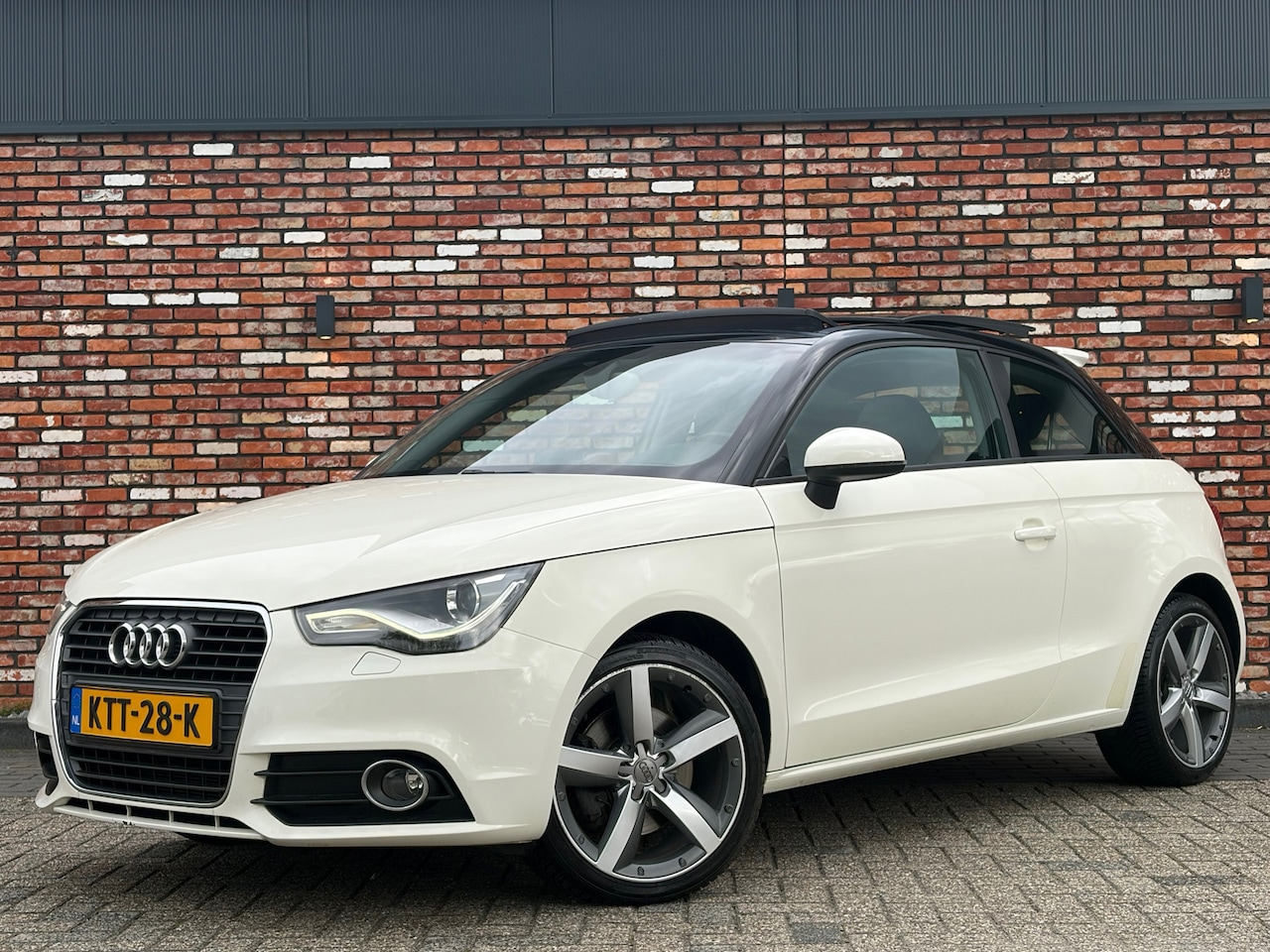Audi A1 - 1.4 TFSI Ambition Pro Line Business Pano Leer Pdc Stoelverw Voll.Onderhouden! - AutoWereld.nl