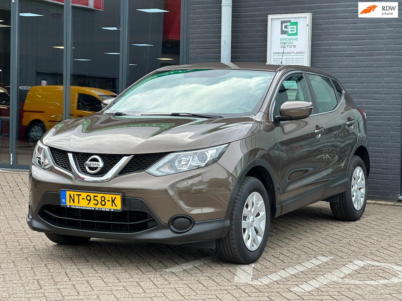 Nissan Qashqai - 1.5 dCi Visia/1STE EG/CRUISE/NETTE STAAT!! - AutoWereld.nl