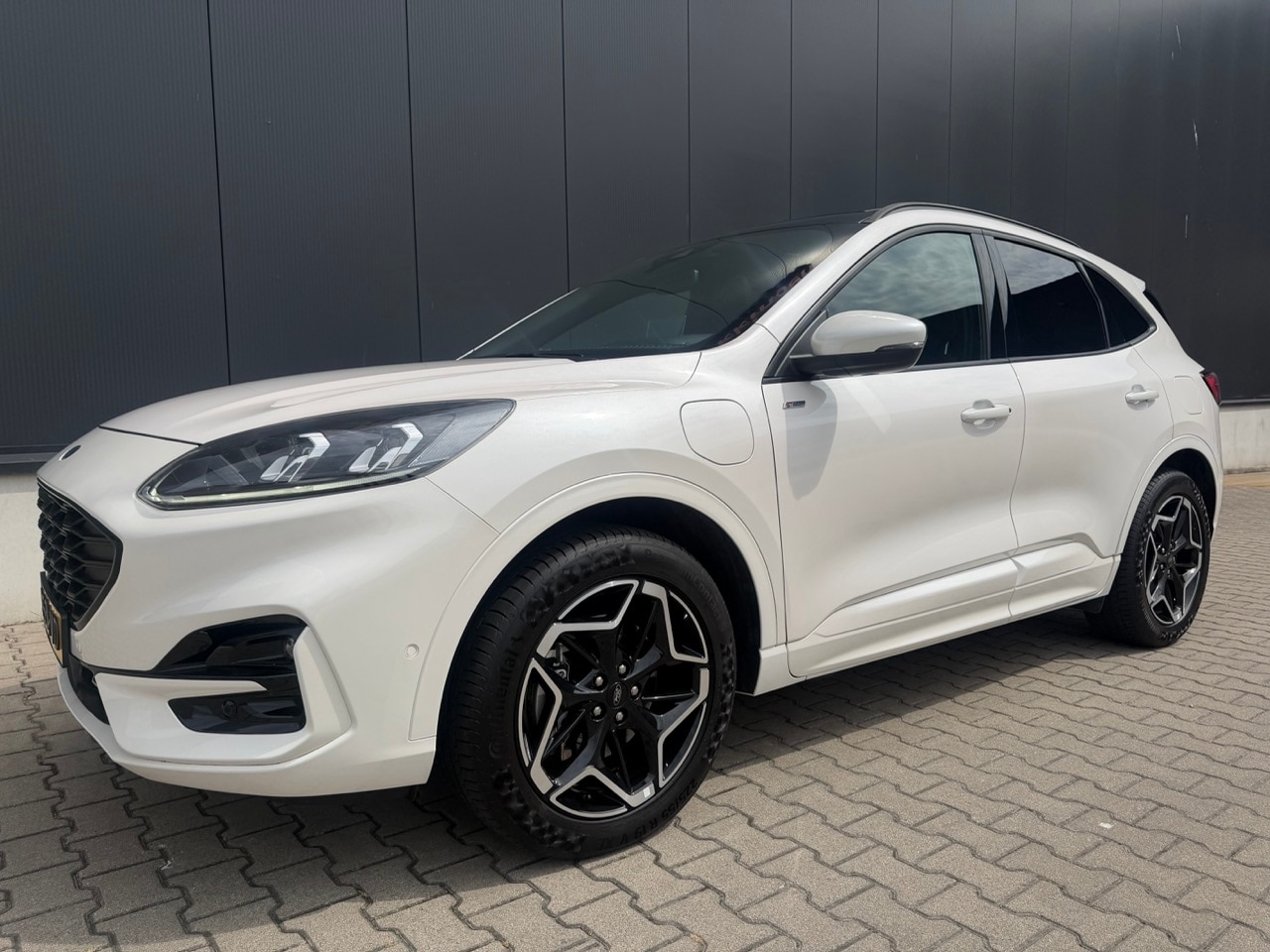 Ford Kuga - 2.5 PHEV ST-Line X PANORAMADAK | HEAD-UP | WINTER PACK | ST-LINE X - AutoWereld.nl