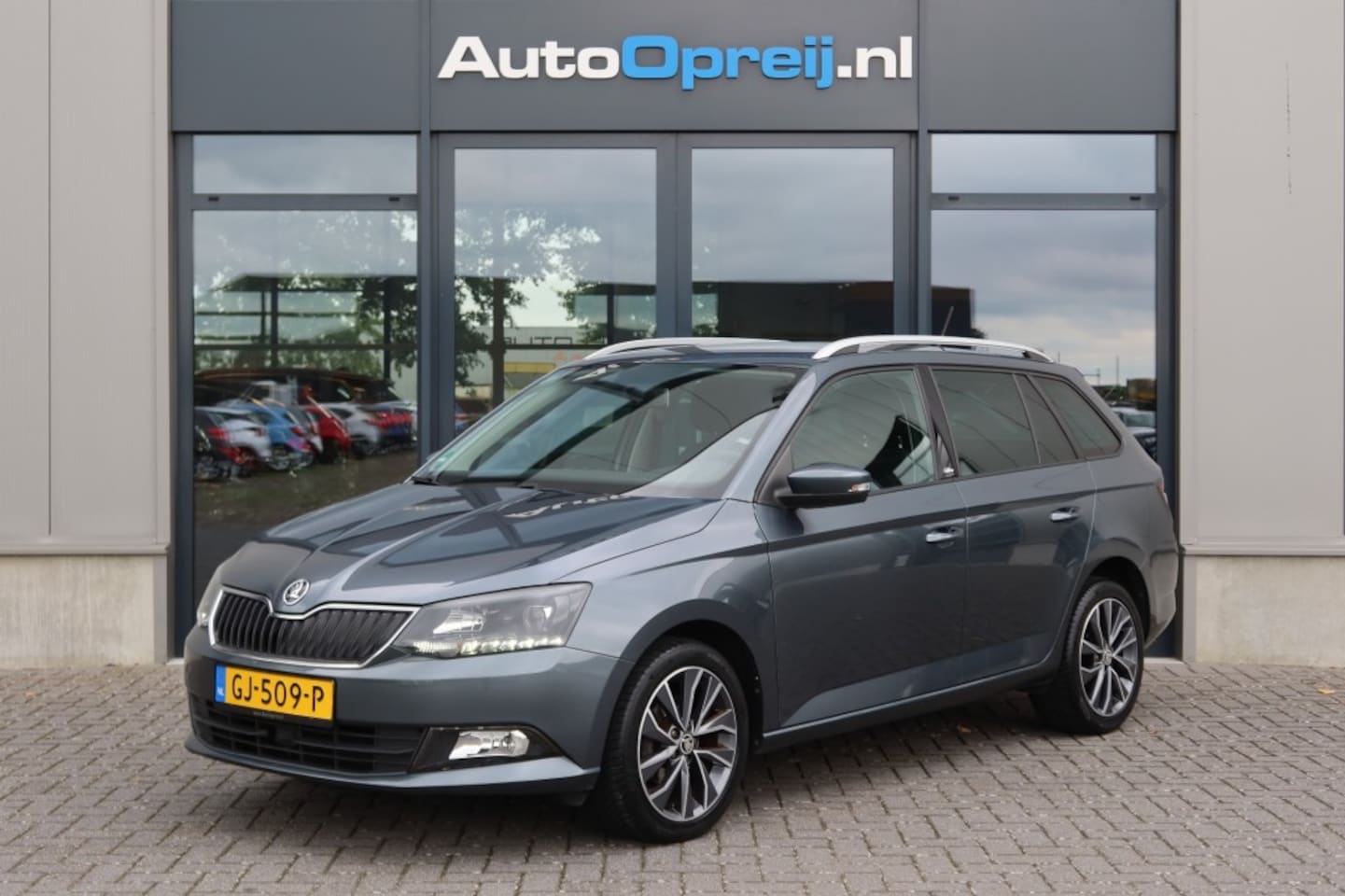 Skoda Fabia Combi - 1.2 TSI Edition Airco, Stoelverwarming, PDC, Trekhaak - AutoWereld.nl