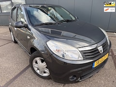 Dacia Sandero - 1.4 Lauréate | Nap | Airco | Trekhaak |