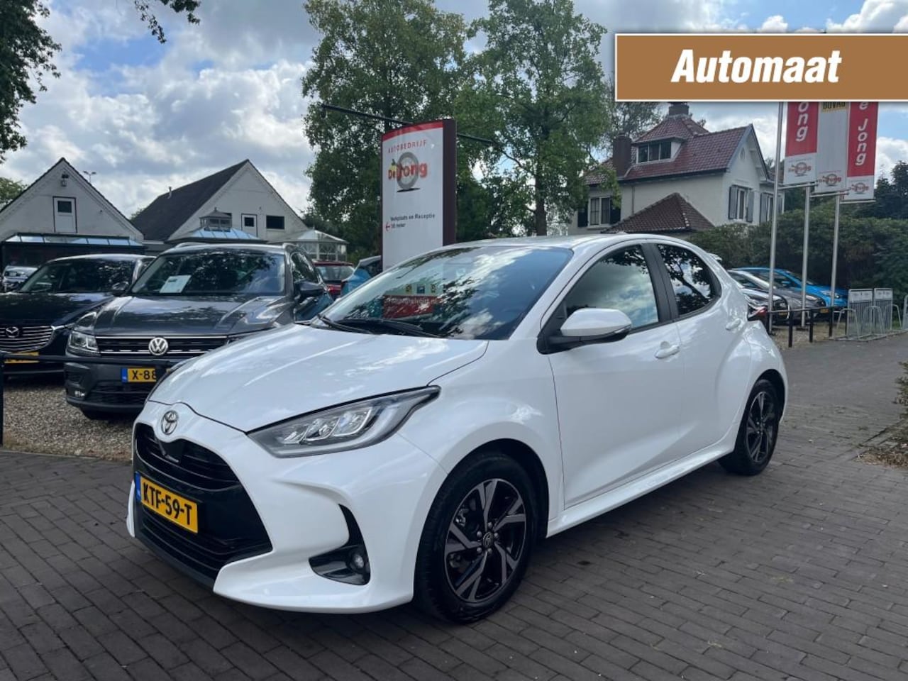 Toyota Yaris - 1.5 HYBRID 115 DYNAMIC / CARPLAY / CAMERA / ADAP. CRUISE / DAB / AIRCO-ECC / LED / KEYLESS - AutoWereld.nl