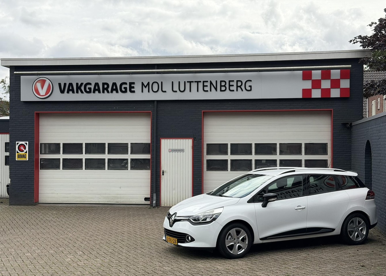Renault Clio - Energy TCe 90pk Expression, AIRCO, CRUISE CONTROL, BLUETOOTH, NAVIGATIE, ALL SEASON - AutoWereld.nl