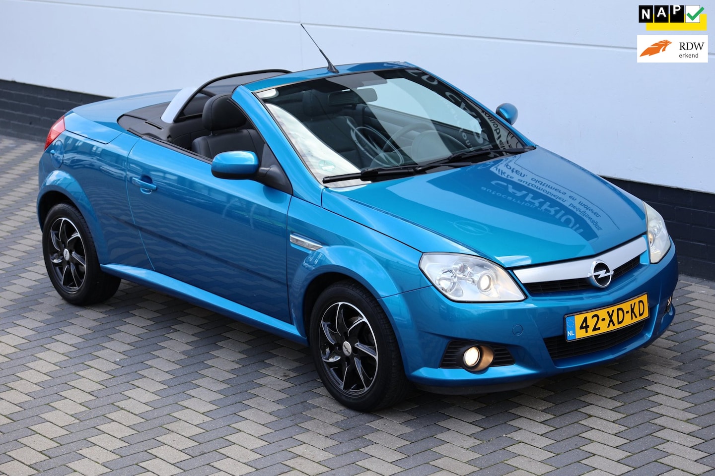 Opel Tigra TwinTop - 1.8-16V Sport 125PK Leder Airco NAP !! - AutoWereld.nl