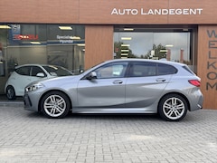 BMW 1-serie - 118i M-Sport | Carplay | Parkeer sensoren | DAB | Cruise control | Climate control