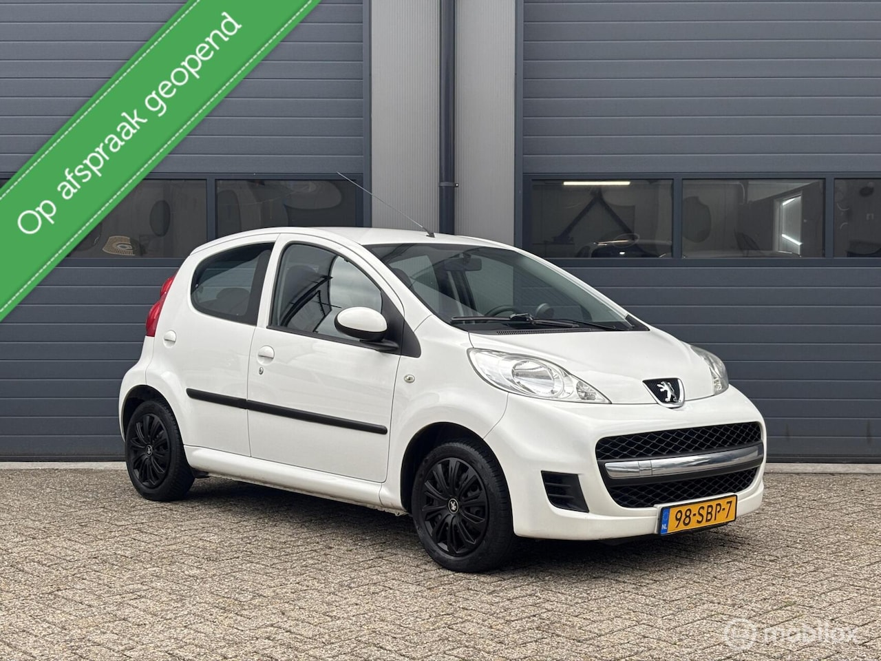 Peugeot 107 - 1.0-12V XS 5Drs Uitvoering - AutoWereld.nl