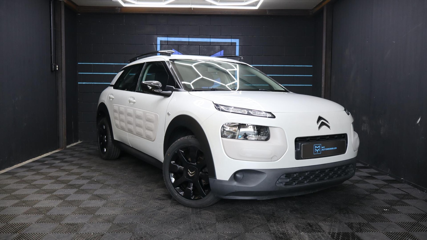 Citroën C4 Cactus - 1.2 PureTech Business 1.2 PureTech Business - AutoWereld.nl