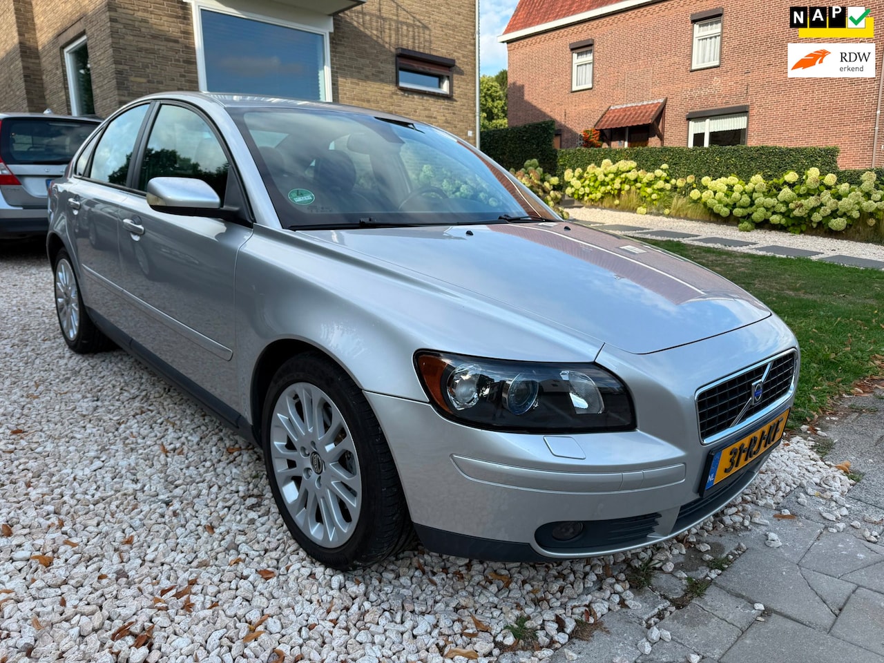 Volvo S40 - 2.4i Summum Xenon/Leder/PDC/Nwe APK. - AutoWereld.nl