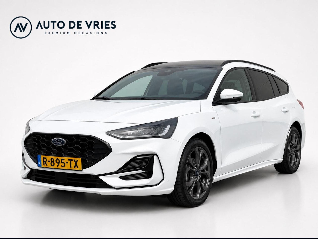 Ford Focus Wagon - 1.0 EcoBoost Hybrid 125pk ST Line | Panoramadak | Groot scherm navigatie | Winterpakket - AutoWereld.nl