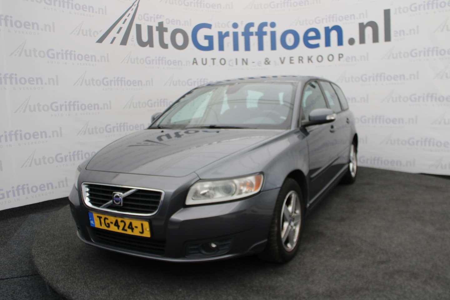 Volvo V50 - 2.0 Momentum netter stationcar met cruisecontrol en airco - AutoWereld.nl