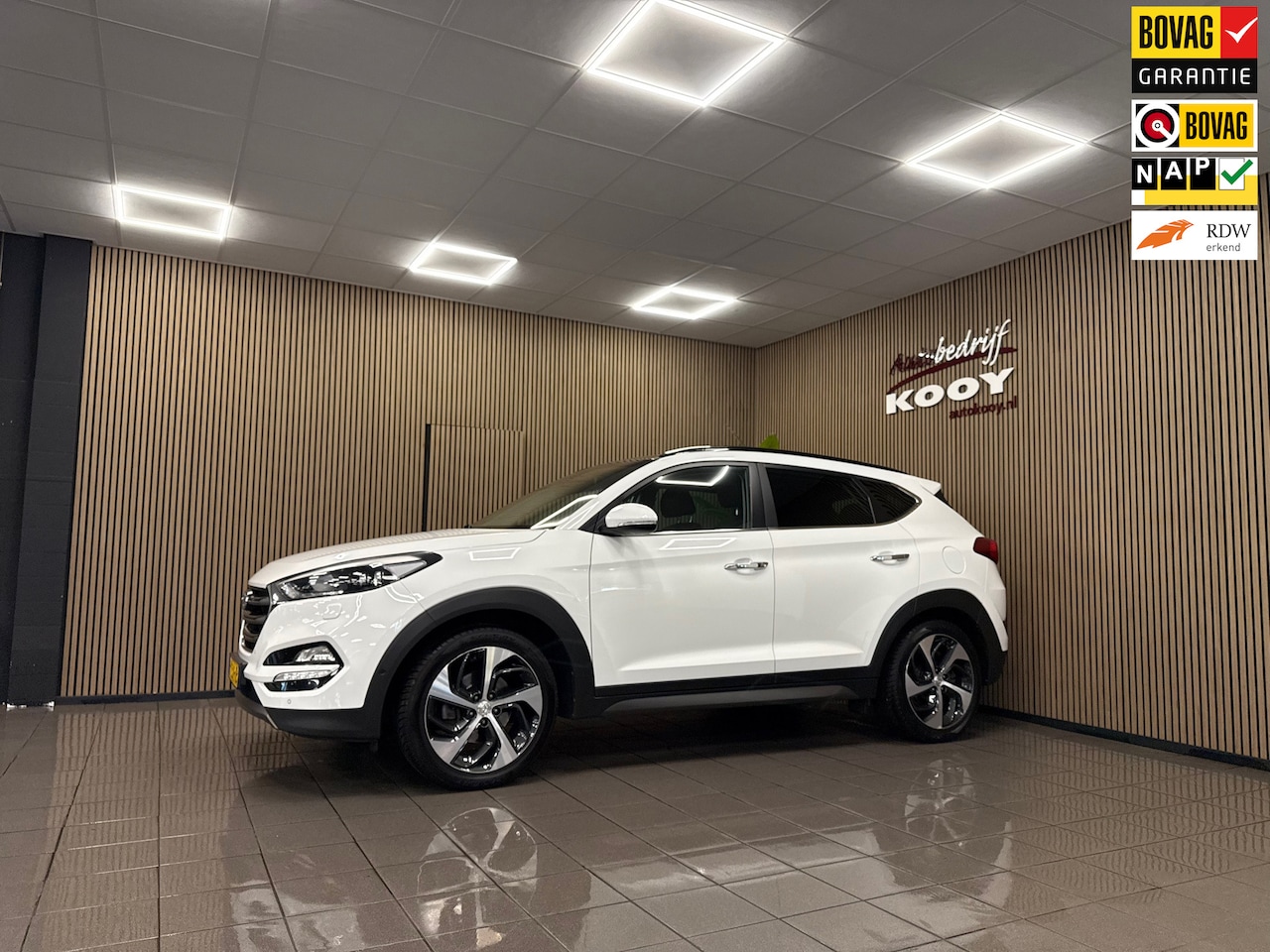 Hyundai Tucson - 1.6 T-GDi Premium 4WD * Automaat / Panoramadak / Camera / Trekhaak / NL Auto * - AutoWereld.nl