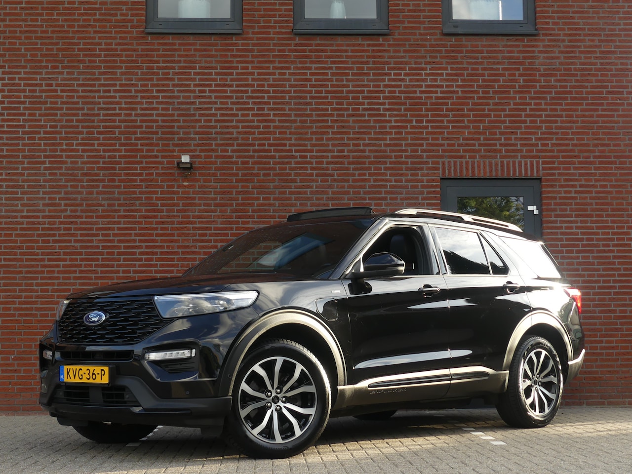 Ford Explorer - 3.0 V6 EcoBoost PHEV ST-Line / Dealer onderhouden / Trekhaak - AutoWereld.nl