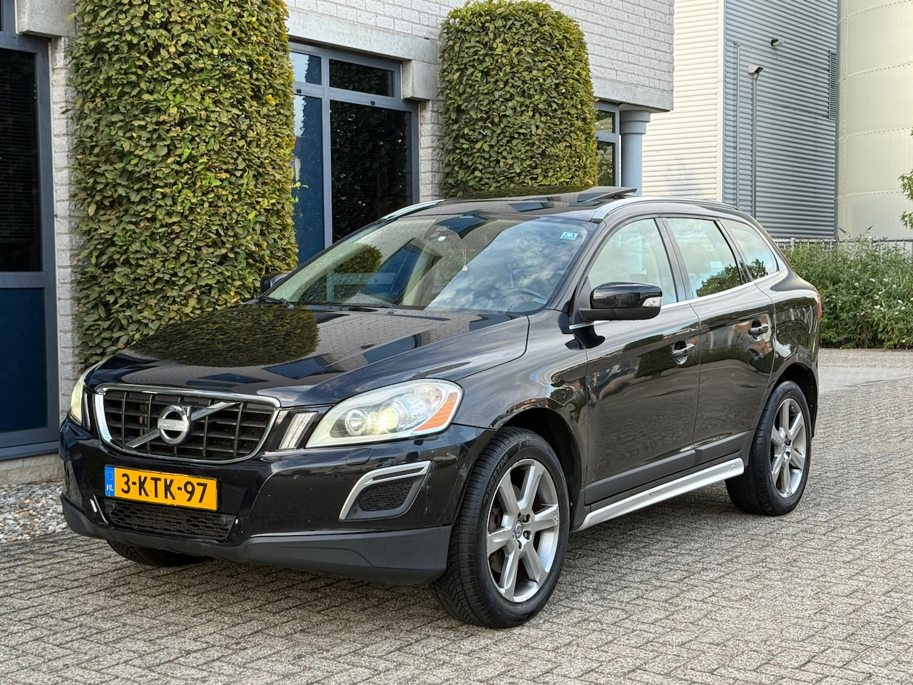 Volvo XC60 - 2.0 D4 Summum - AutoWereld.nl