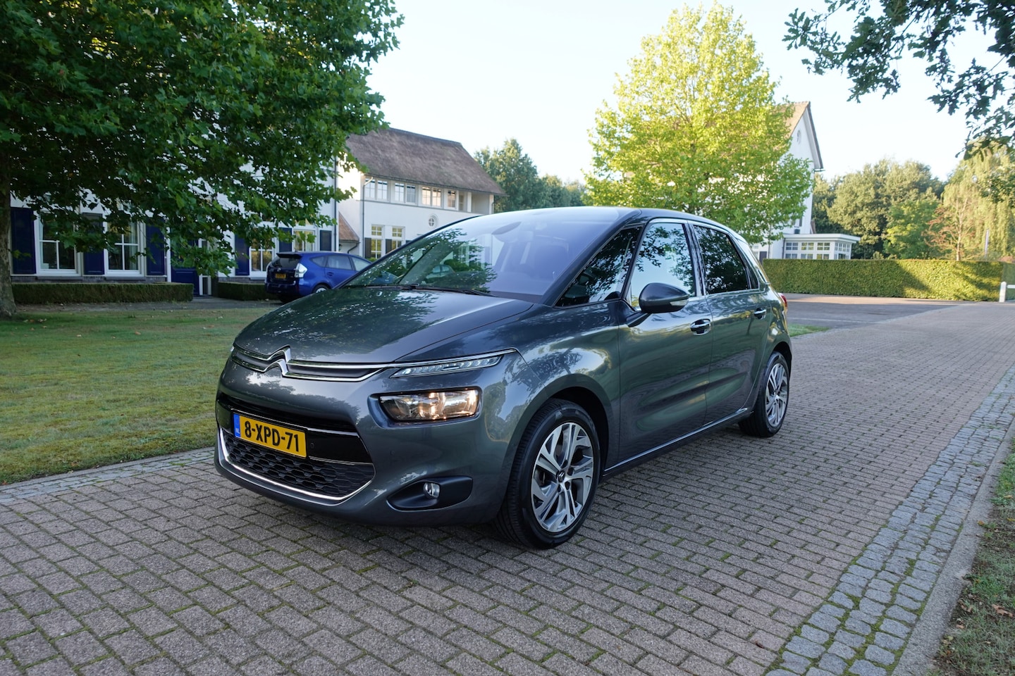 Citroën C4 Picasso - 1.6 e-THP Intensive | Trekhaak | Camera | DAB | NAP | - AutoWereld.nl