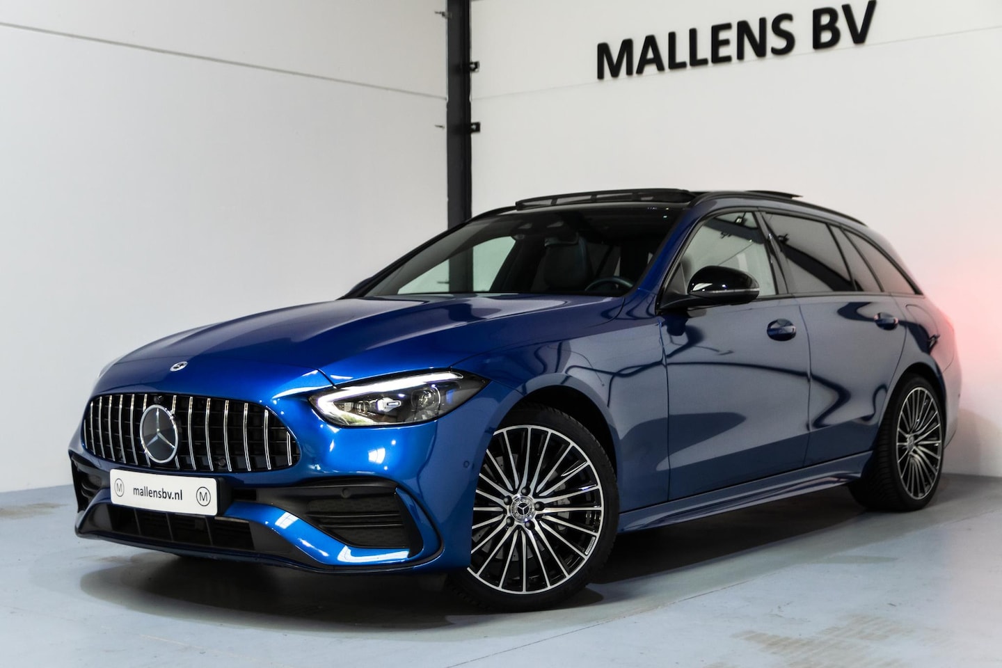 Mercedes-Benz C-klasse Estate - 300 e AMG Line PANO/LEDER/HEADUP/19INCH/CARPLAY/DEALEROH - AutoWereld.nl