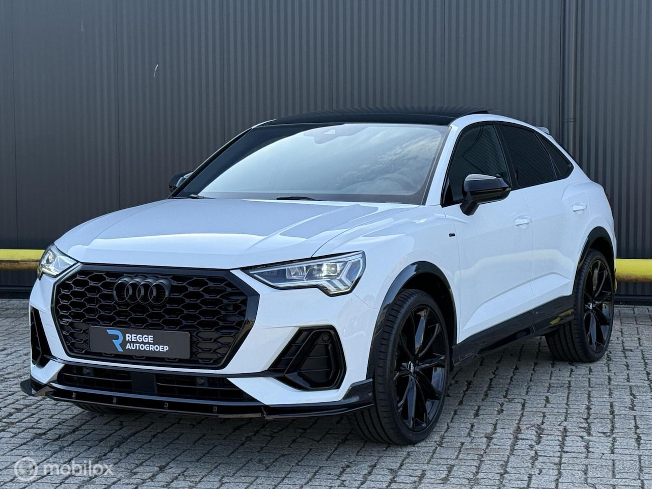 Audi Q3 Sportback - 35 TFSI S-Line RSQ3 Pakket| PANORAMADAK - AutoWereld.nl